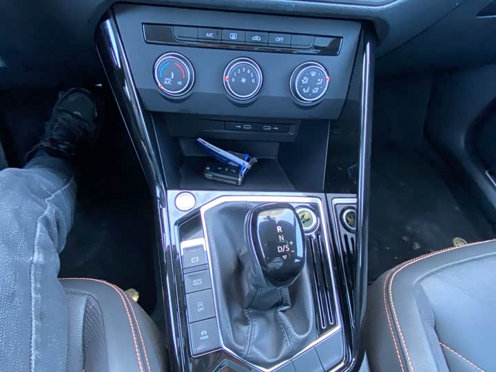 Фото 12 - Volkswagen Tayron