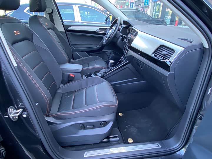 Фото 15 - Volkswagen Tayron