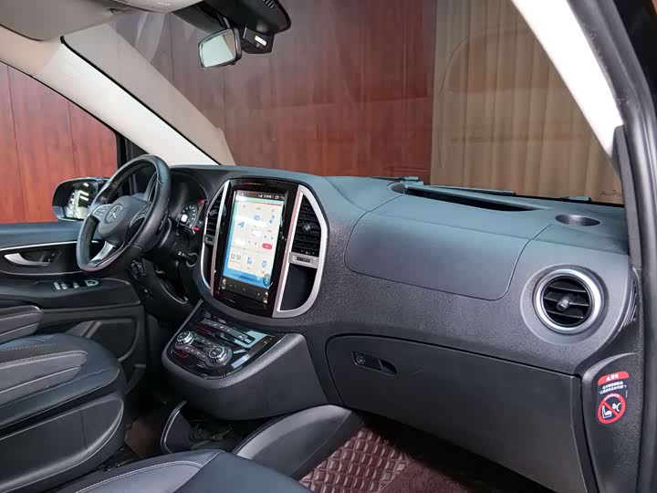 Фото 9 - Mercedes-Benz Vito