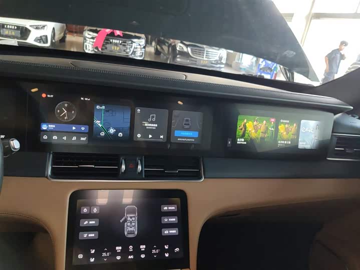 Фото 13 - LiXiang One