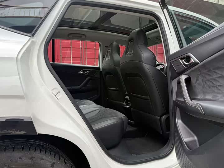 Фото 10 - Roewe D5X DMH