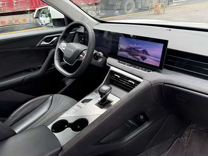 Фото 13 - Roewe D5X DMH