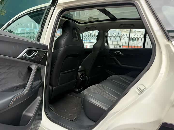 Фото 8 - Roewe D5X DMH