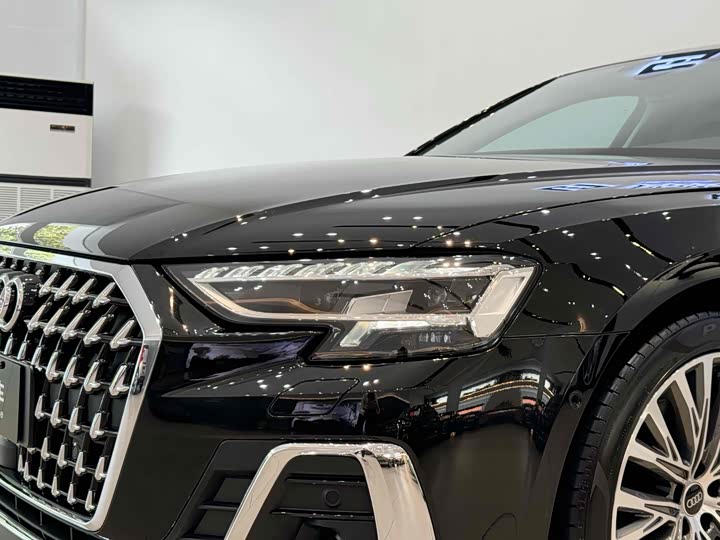 Фото 4 - Audi A8