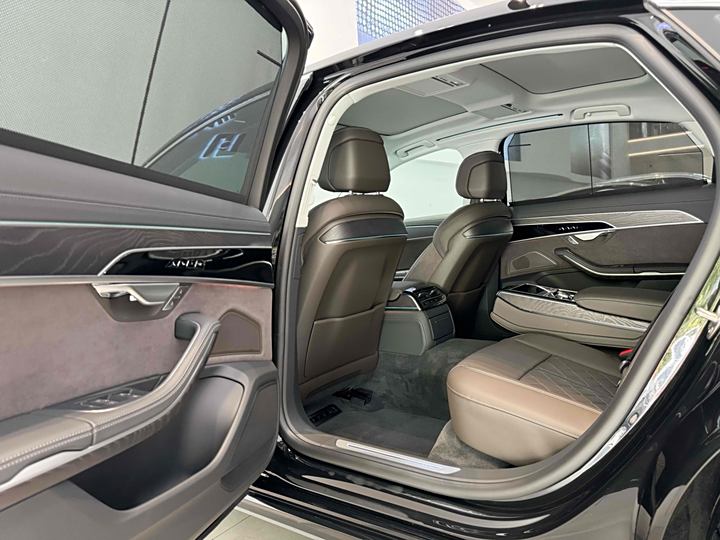 Фото 6 - Audi A8