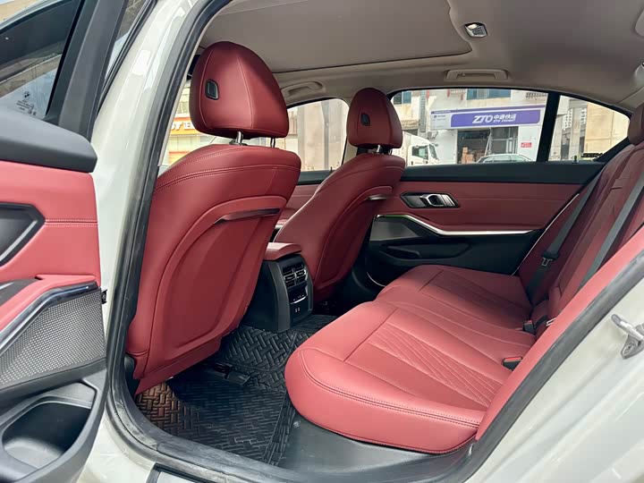 Фото 12 - BMW i3