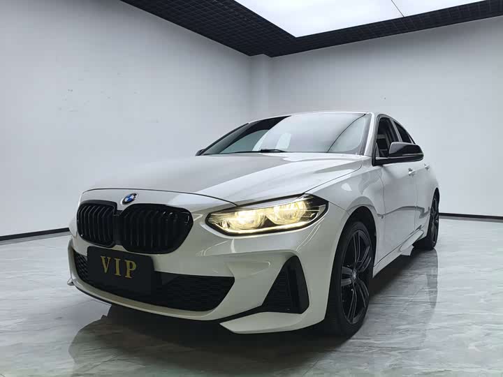 Фото 1 - BMW 1 Series