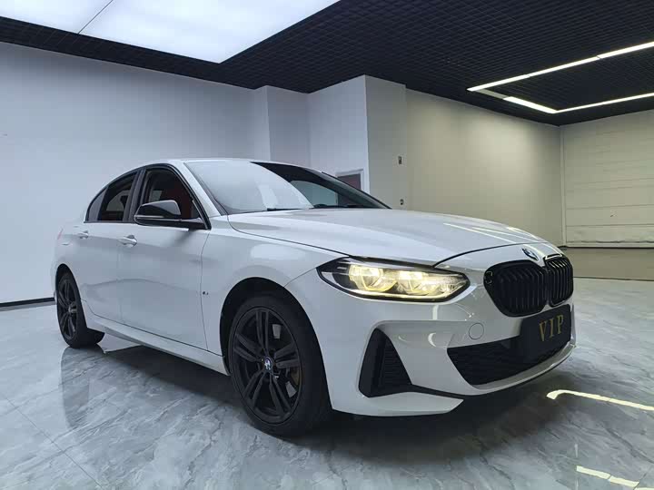 Фото 3 - BMW 1 Series