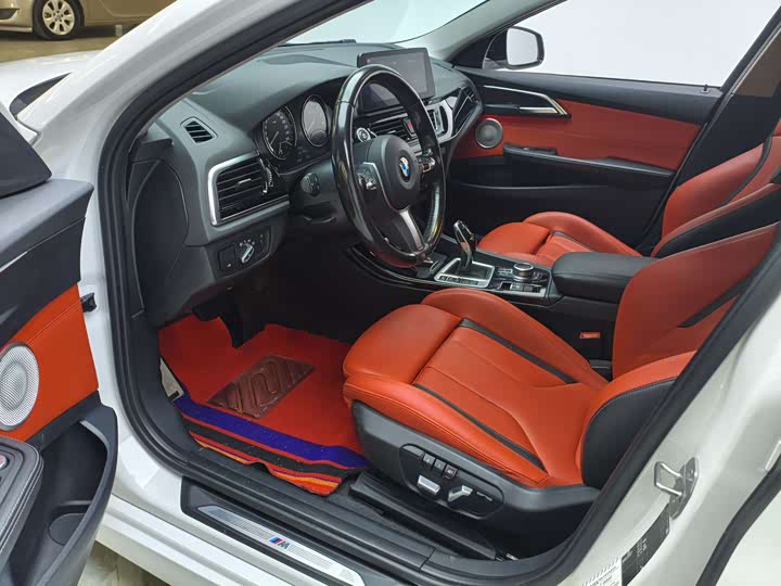 Фото 4 - BMW 1 Series