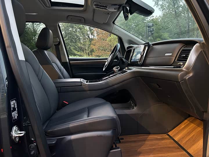 Фото 12 - GAC Trumpchi M8