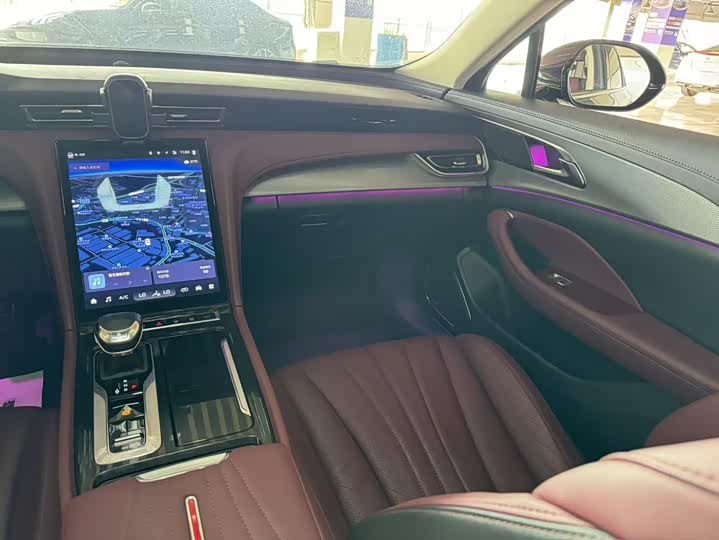 Фото 8 - Hongqi H5