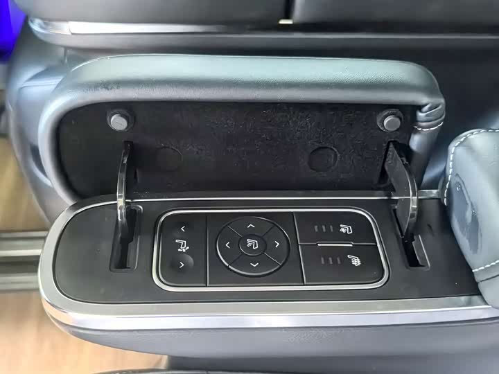 Фото 7 - GAC Trumpchi M8