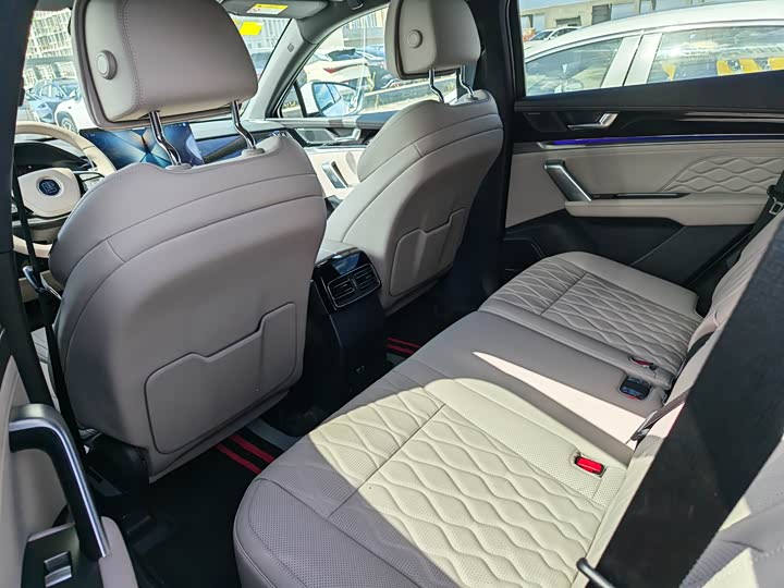 Фото 4 - BYD Tang Hybrid/EV