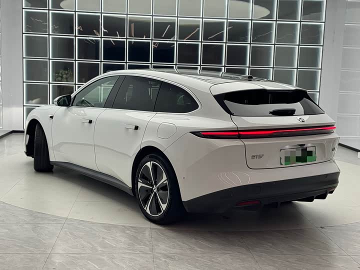 Фото 14 - Nio ET5T