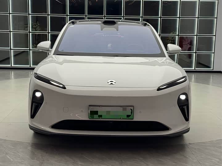 Фото 2 - Nio ET5T