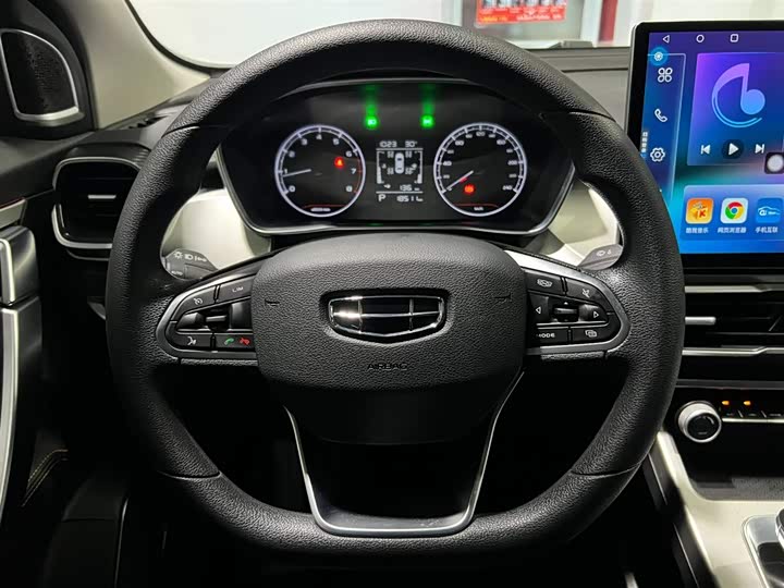 Фото 15 - Geely Coolray