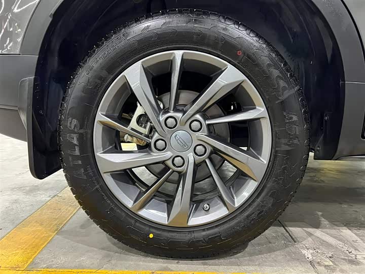 Фото 18 - Geely Coolray