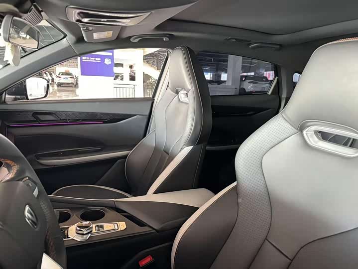 Фото 11 - Changan UNI-V