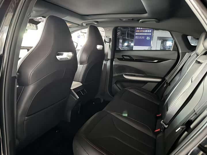 Фото 6 - Changan UNI-V