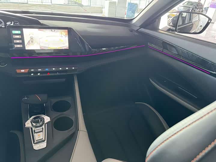 Фото 8 - Changan UNI-V