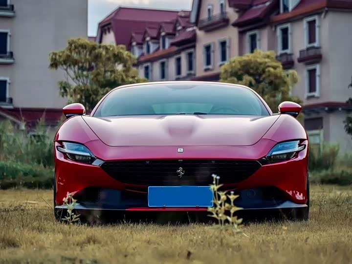 Фото 2 - Ferrari Roma