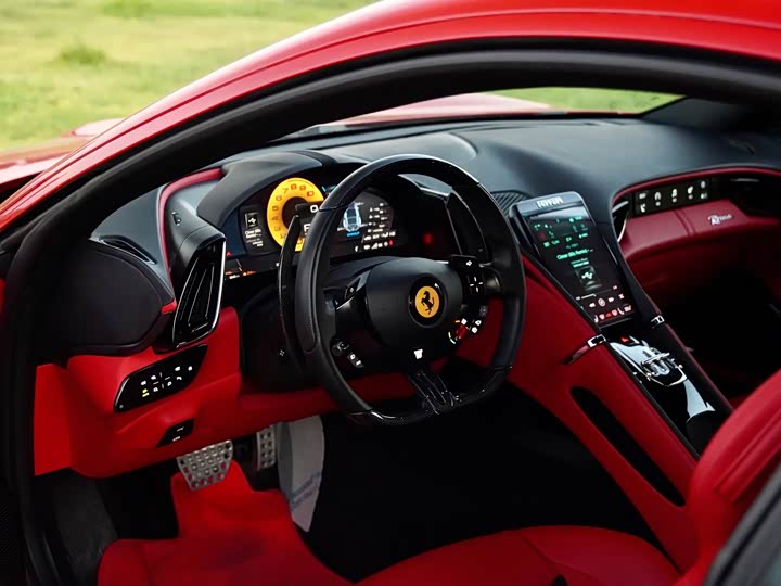 Фото 6 - Ferrari Roma