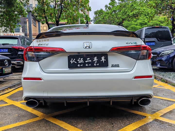 Фото 10 - Honda Civic