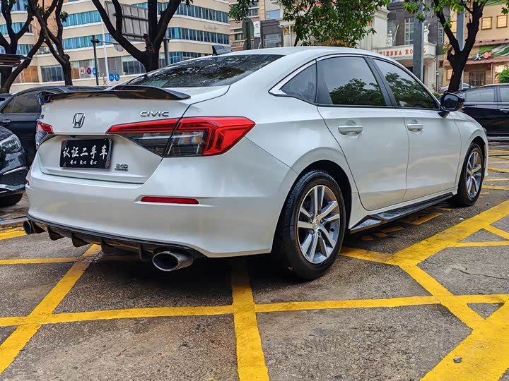 Фото 9 - Honda Civic