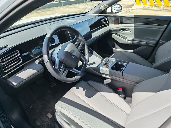 Фото 2 - BYD Qin L