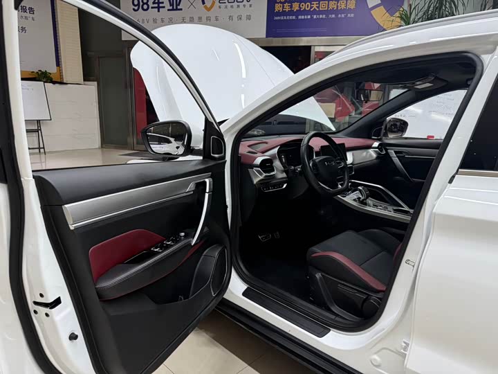 Фото 8 - Geely Coolray