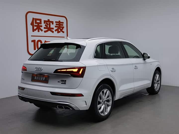 Фото 2 - Audi Q5L