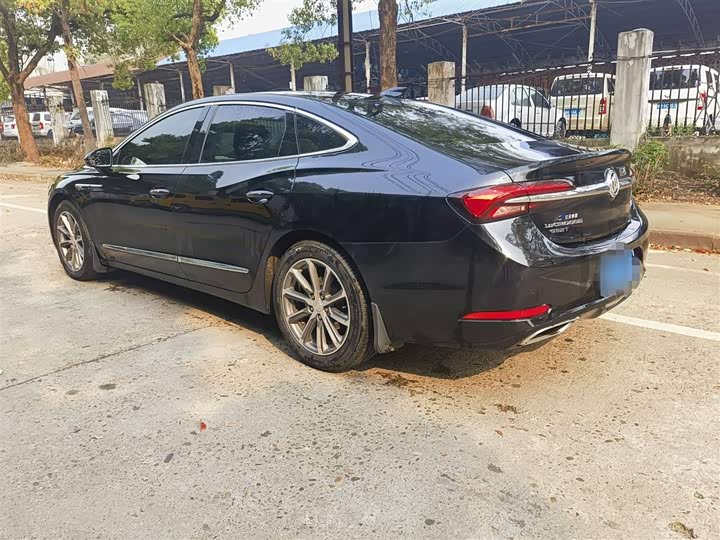 Фото 13 - Buick LaCrosse