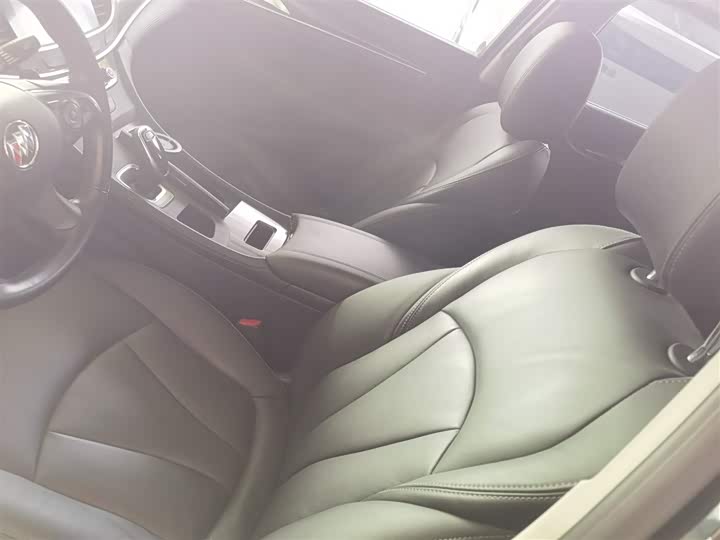 Фото 14 - Buick LaCrosse