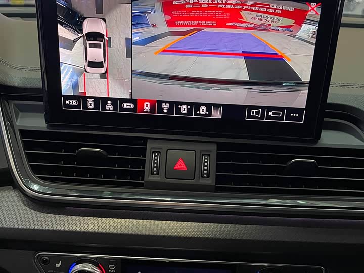 Фото 11 - Audi Q5L