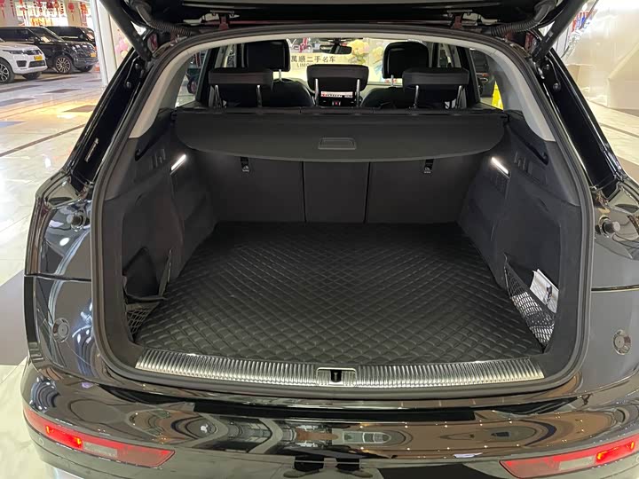 Фото 17 - Audi Q5L