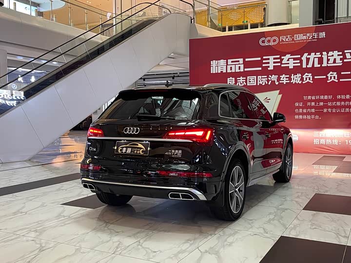 Фото 25 - Audi Q5L