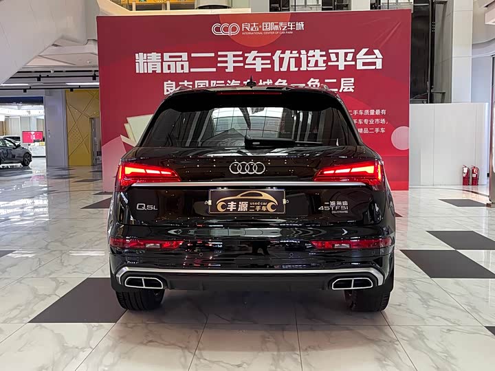Фото 26 - Audi Q5L