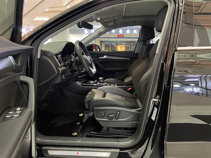 Фото 7 - Audi Q5L