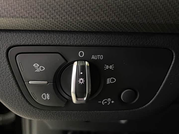 Фото 8 - Audi Q5L