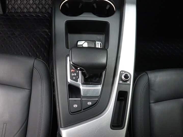 Audi A4 2022 2022款 Avant 40 TFSI 时尚动感型