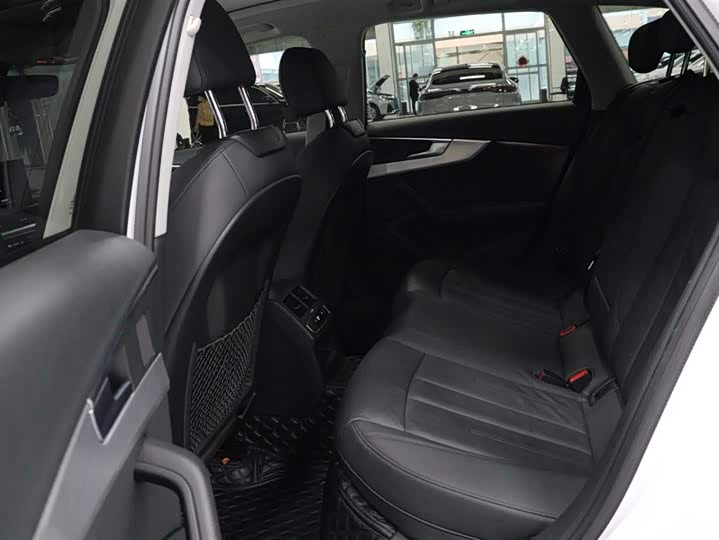 Audi A4 2022 2022款 Avant 40 TFSI 时尚动感型