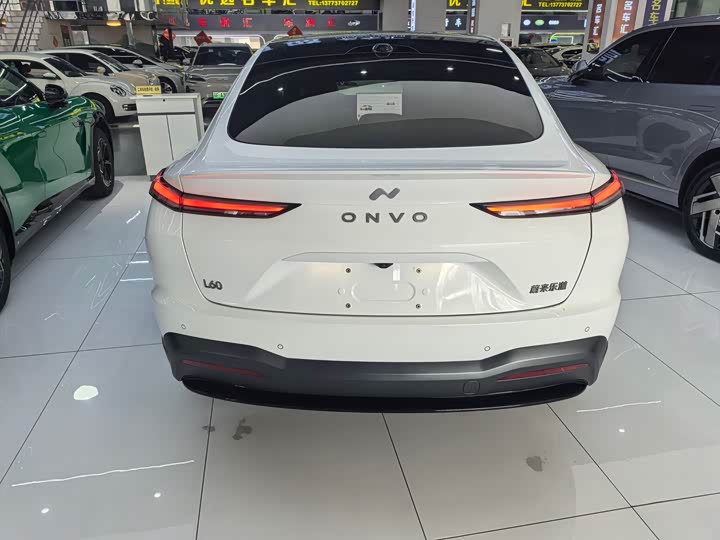 Фото 16 - Nio Onvo L60