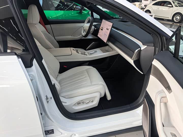 Фото 19 - Nio Onvo L60