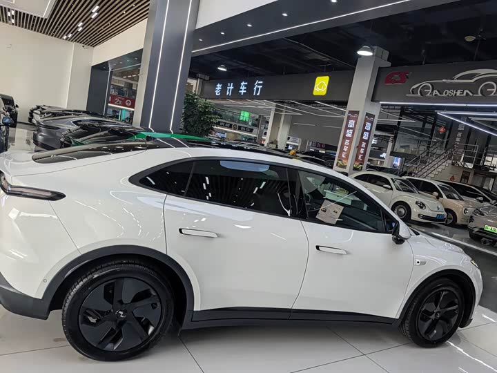 Фото 20 - Nio Onvo L60