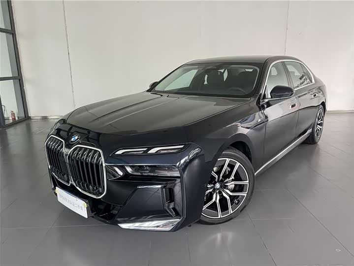 Фото 1 - BMW 7 Series