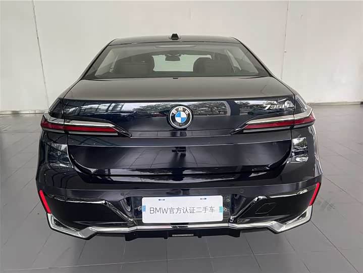 Фото 5 - BMW 7 Series