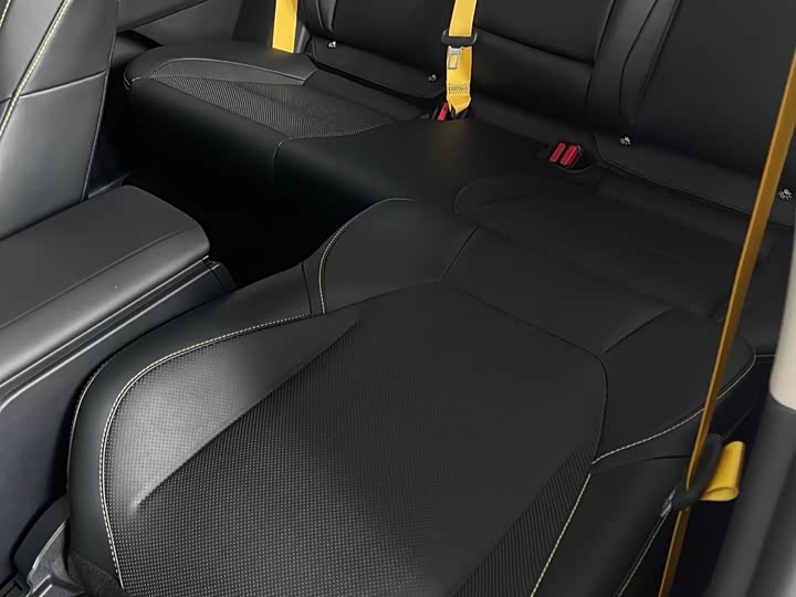 Фото 9 - Toyota bZ5