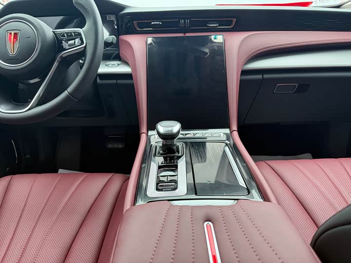 Фото 9 - Hongqi H5