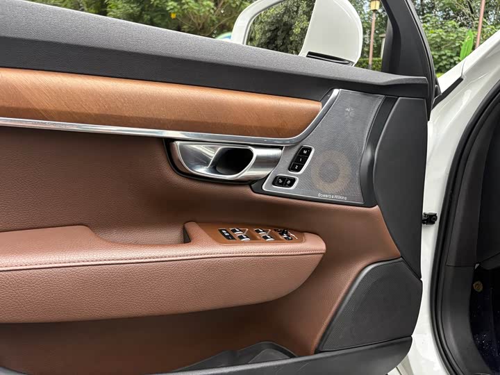 Фото 13 - Volvo S90 Hybrid