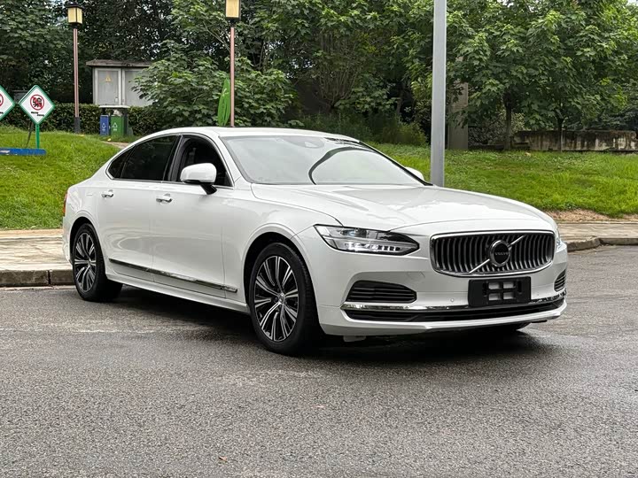 Фото 3 - Volvo S90 Hybrid